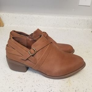SOLD Bella Vita Brown Booties - Size 10W